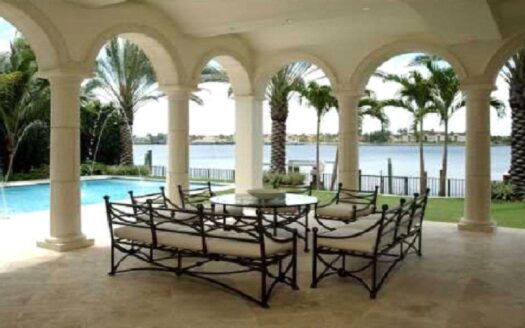 1425 Lands End Road Andrew & Colleen Saunders